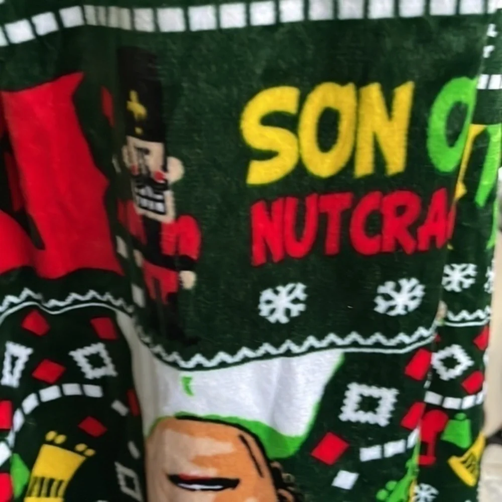 Elf pajama pajama bottoms, size medium, 100% polyester super soft new